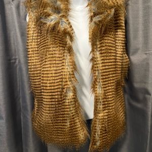 Faux Fur Ci Sono by Cavalini Vest